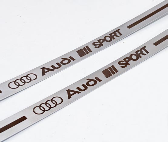 Gravura na metalne pragove vozila